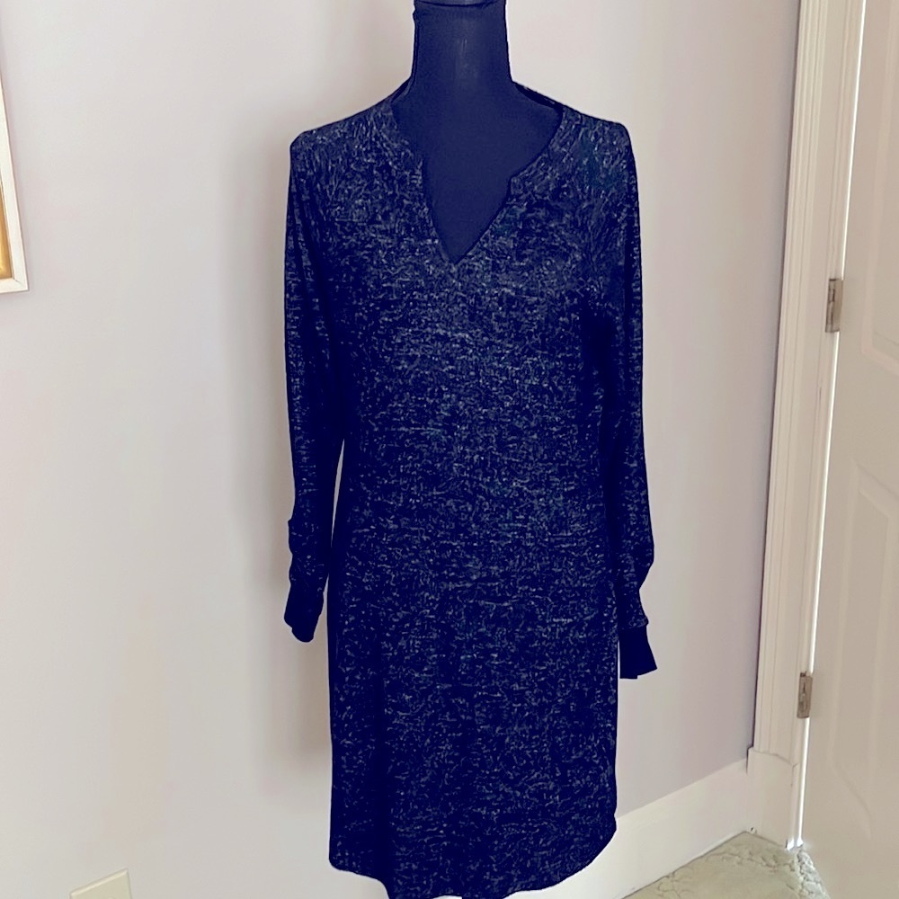 Cabi dress in black with white threading